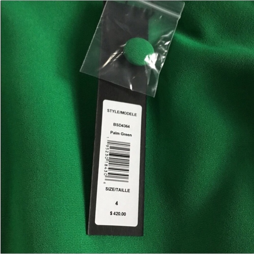 BADGLEY MISCHKA NWT GREEN SHORT SKEEVE DRESS BACK ZIP SHOULDER BUTTONS DETAIL - Picture 11 of 12